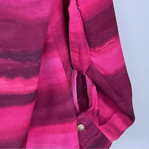 MEDIUM INVESTMENTS FUCHSIA PINK OMBRÉ PRINT BLOUSE  HENLEY NECKLINE - Picture 9 of 11